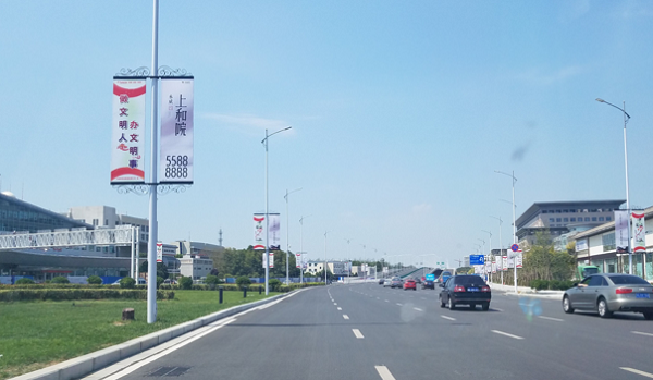 鄭州新鄭機場道路道旗廣告投放案例