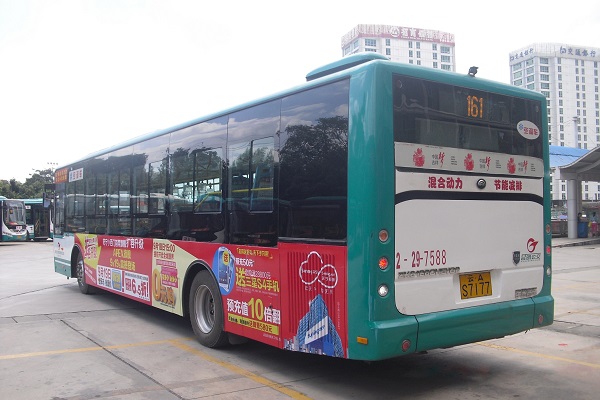 昆明單雙層公交車身廣告投放案例