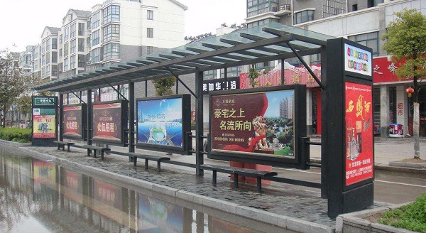 公交候車亭廣告